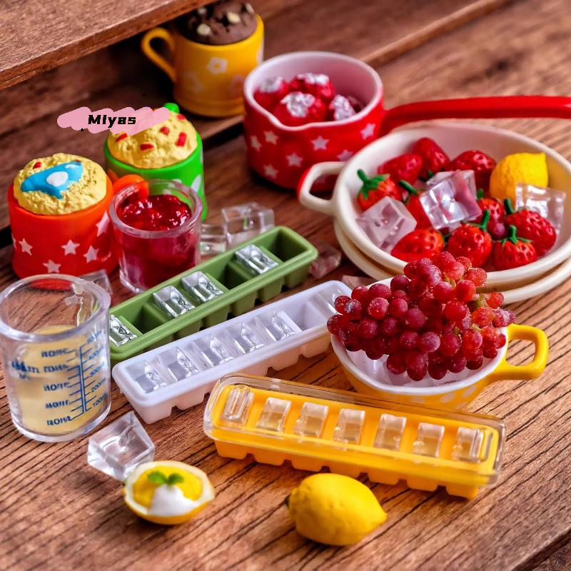 2Pcs Miniature Dollhouse Ice C - Sports Equipment Cabinet incelemesi ve fiyatı